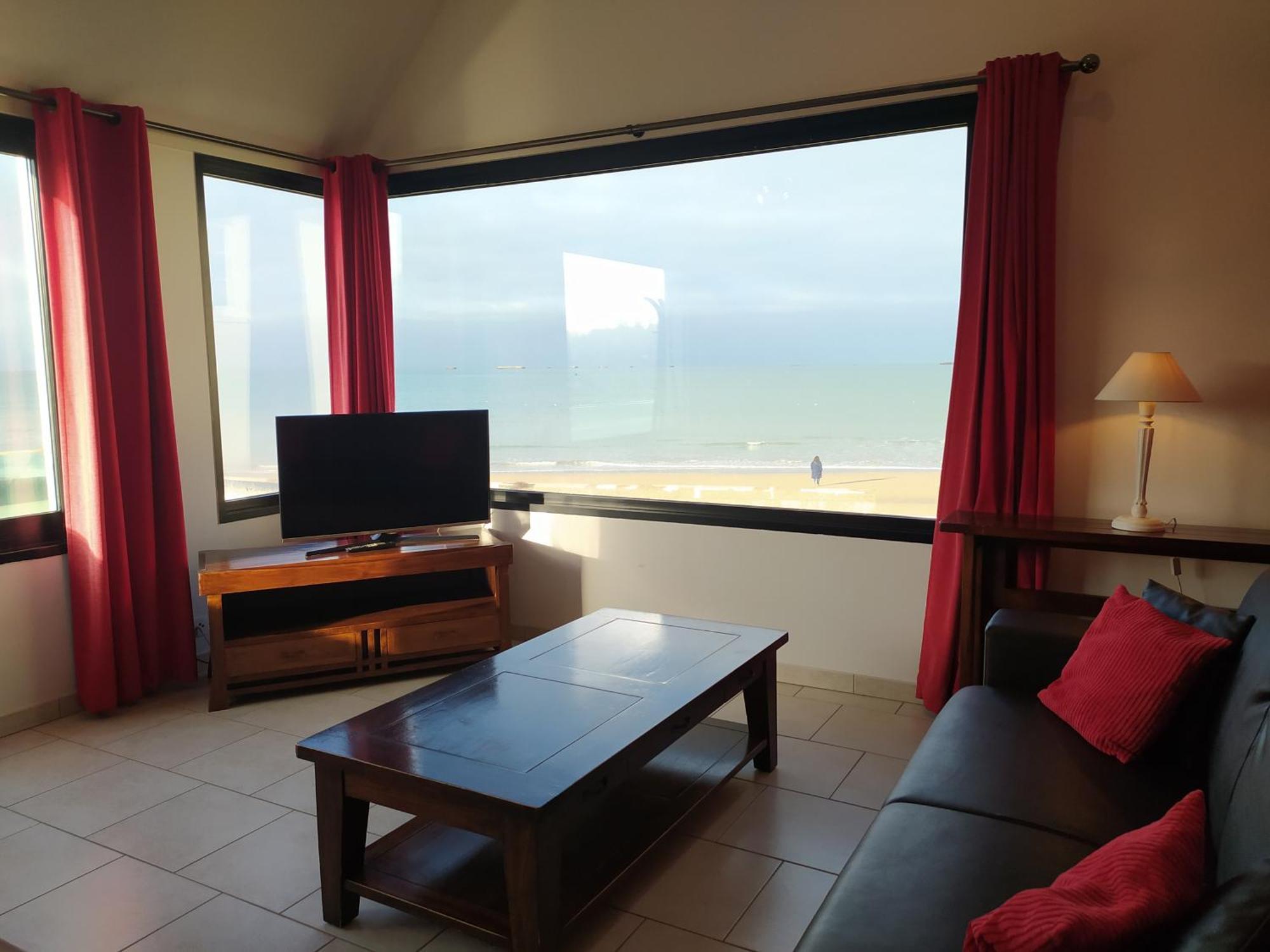Gîtes Arromanches ou Bord de Mer PMR Asnelles Extérieur photo